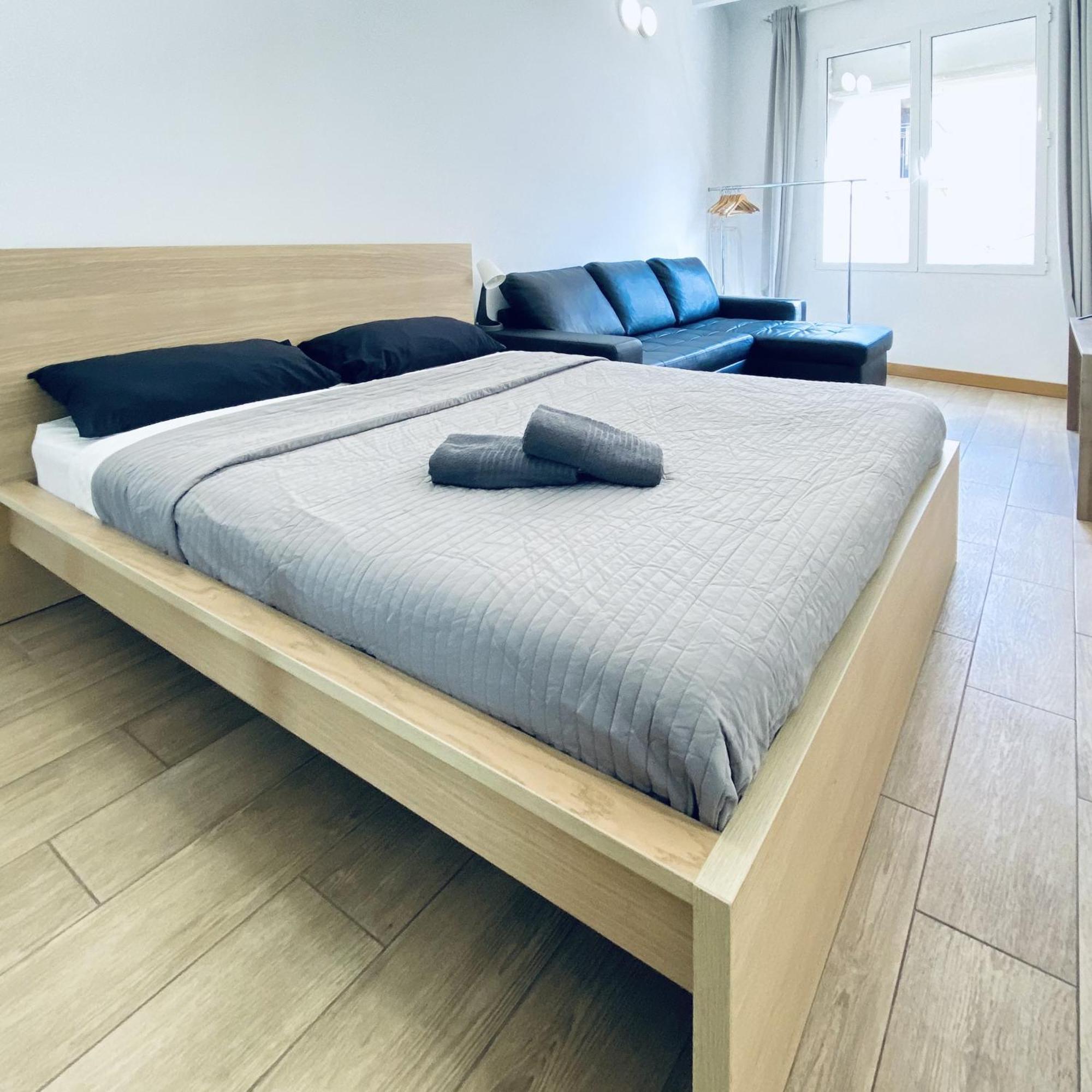 Apartamento Apl Sants Lofts Bcn Fira Camp Nou Barcelona Exterior foto